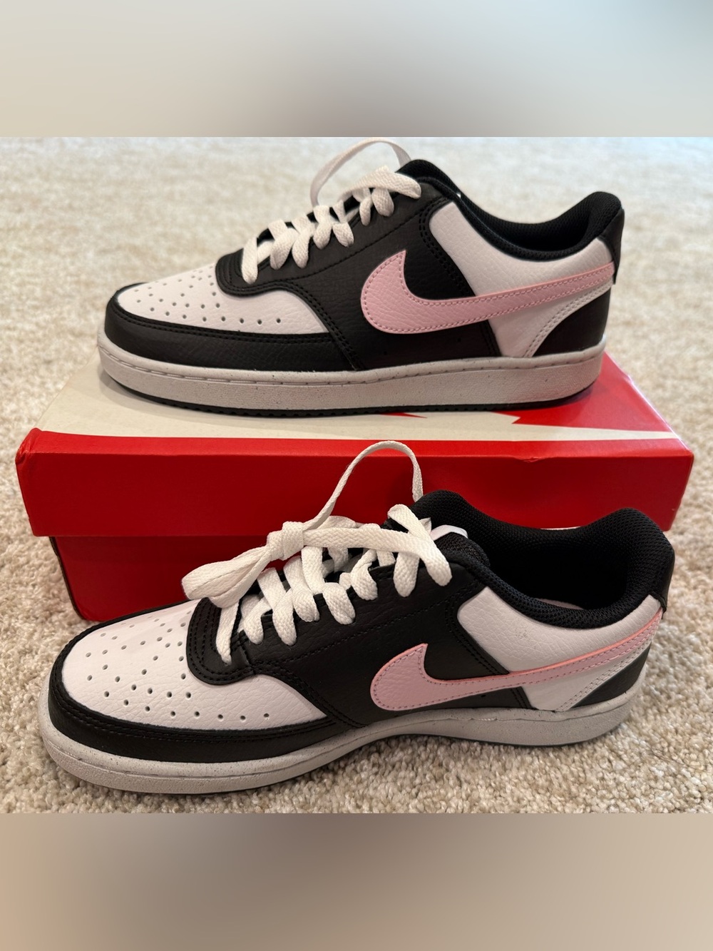 Nike Women’s Black, White & Pink Sneakers